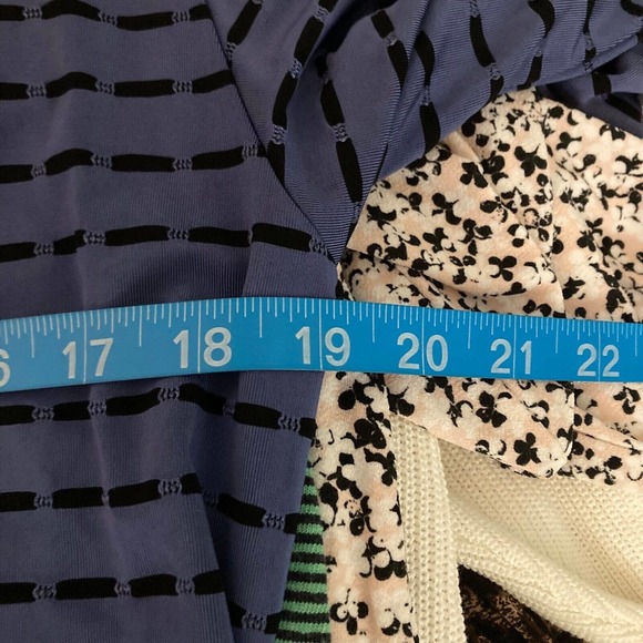 Chico's Travelers Jacket Womens Sz 1 US M Blue Black Striped Knit Stretch Zip Up - Picture 7 of 8